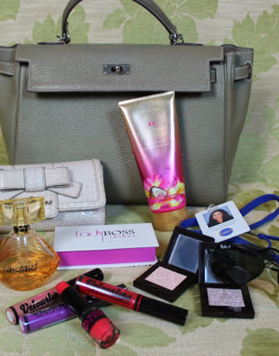 What’s in my Bag? & GIVEAWAY!!!